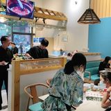 带一家人来本月吃椰子鸡煲仔饭