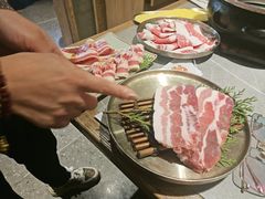 -草家酱蟹炭火烤肉店(珲春南路一店)