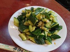 拍黄瓜-玫瑰红烤羊排(北新桥三条店)