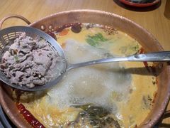 -洱火云南酸菜牛肉火锅(石景山当代商城店)