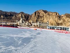 -荣盛康旅野三坡滑雪场