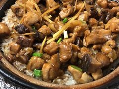 广东香菇滑鸡煲仔饭-煲煲香快餐(南京路店)