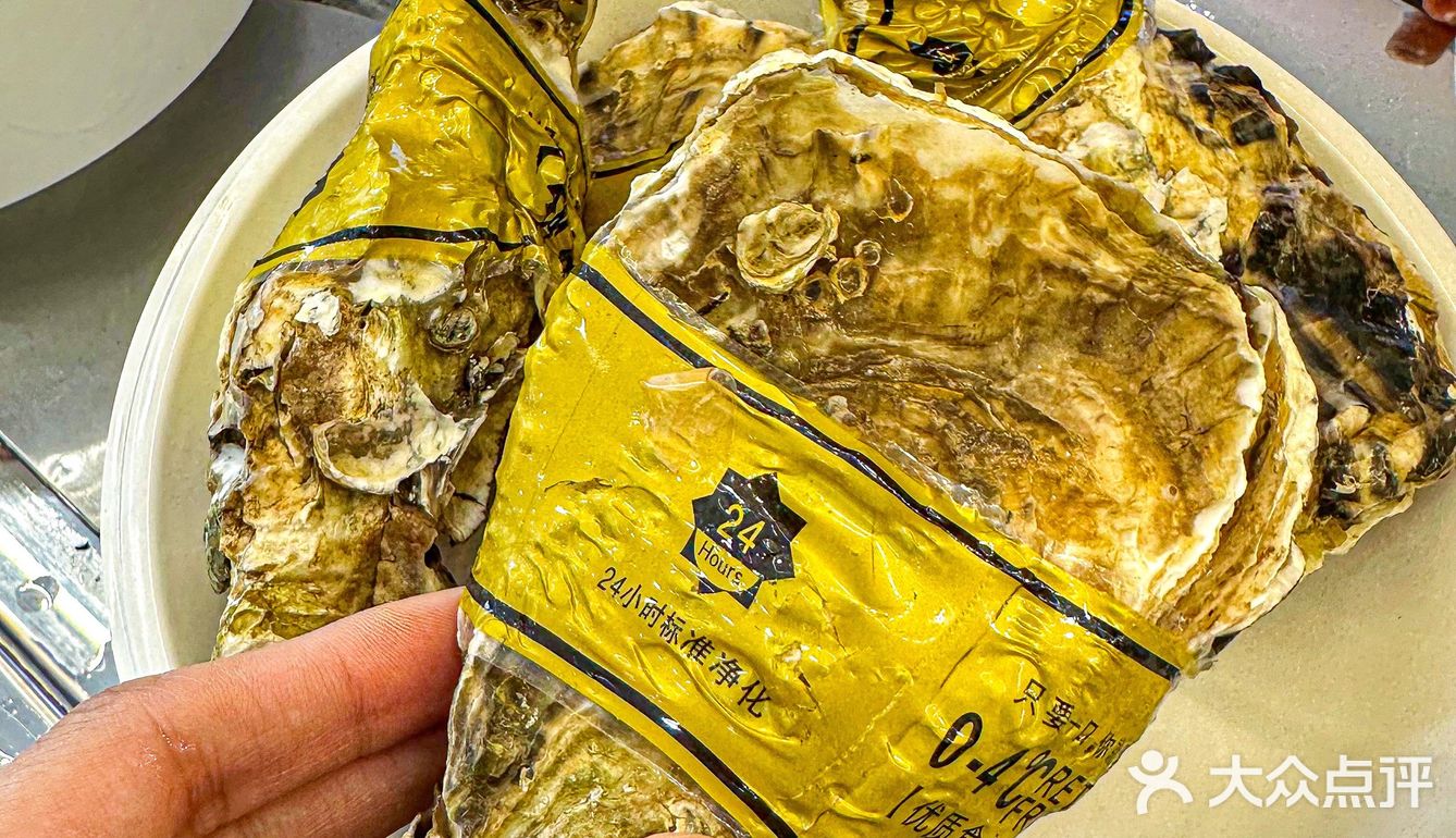 每道菜都是肉眼可见的新鲜！汤底人均6r就可以get！