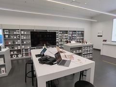 -Apple授权专营店(五彩城店)