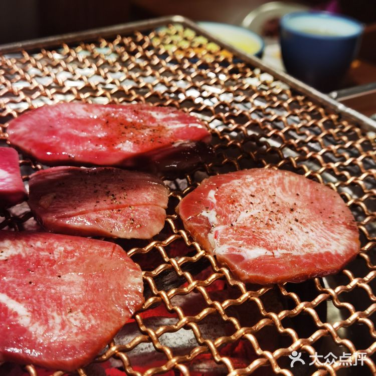 挑个雪天❄️来樱花树下烤肉肉🥩