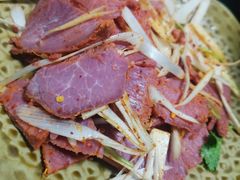 葱拌牛肉-古城苗家土菜馆(河景餐厅店)