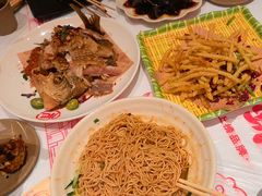 -肥肥虾庄·金牌油焖大虾(汉口城市广场店)