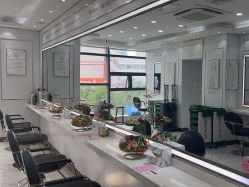 -镁连社·美联社