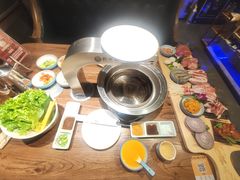 -明洞阿姨·韩式酱蟹烤肉·创意料理(三元桥店)