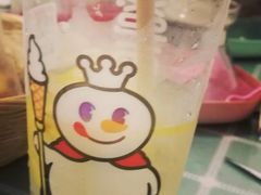 招牌柠檬汁-蜜雪冰城(万达广场外B号门门口外集装箱店)