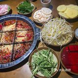 洪崖洞简直是火锅城[愉快]
