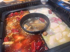-老牌坊云南鱼豆花火锅(爱建店)
