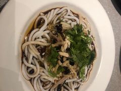 油鸡㙡凉米线-半山腰·云南菜(侨福芳草地店)