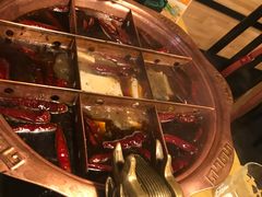 -江湖餐厅–重庆九宫格老火锅