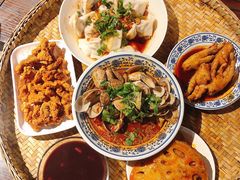 -爆炸头阿姨小四川正宗川味小吃(无任何分店)