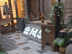 -暴风岛沉浸式体验馆(百联世纪店)