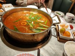 -野山舂·贵州现舂酸汤牛肉(民生路店)