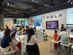 -TESLA 特斯拉(上海太古汇体验店)