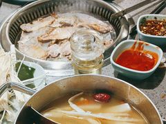 -金滏山烤肉·海鲜·火锅自助餐厅(襄阳万达店)