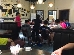 大堂-郑贵初烧烤·烤凤爪的发明者(王家湾店)