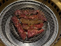-山川小町·极番烧肉(新地假日广场店)