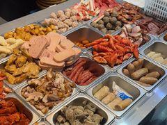 -愉肴麻辣香锅(中山路店)