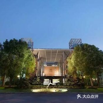 包校采用的都是内部直升的方式，所以除了幼升小阶段