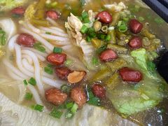 酸辣笋尖粉-龙记桂林米粉(财满街店)