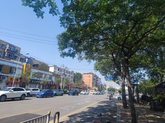 -亮亮面馆(经六路店)