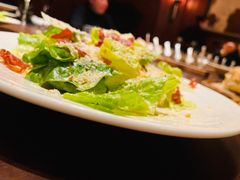 凯撒沙拉-恰餐厅及酒吧 CHAR Bar & Grill (北京丽都皇冠假日店)