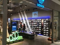 -adidas(滔搏朝阳大悦城店)