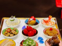 -江上荟·创意中国菜(绿地缤纷城店)