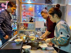 -松树干拌面店