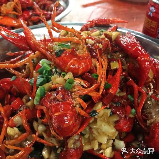 虾蛙鱼蟹夜市火锅店
