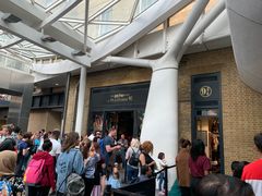 -九又四分之三站台哈利波特商店