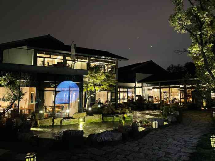 云几·南京茶馆(钟山店)-"这是一家风景宜人口味并不诱人的山中小馆儿