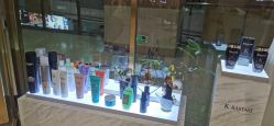 点击看大图 -八佰伴8008星级形象店