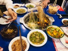 -马路边边串串香形象店(磐石路店)