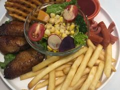 人气小吃拼盘-丽莎沙拉轻食餐厅(国贸店)