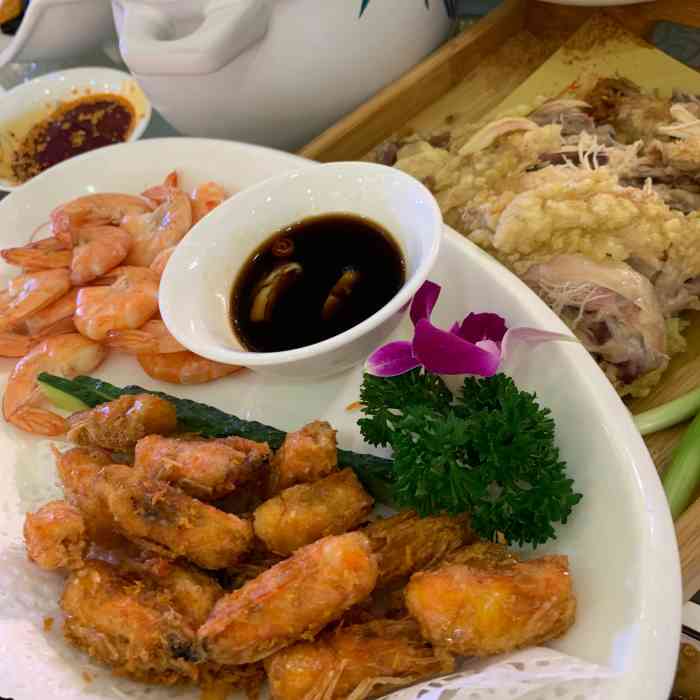 西北饭店也是长安区的老牌饭店."-大众点评移动版