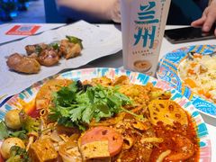 天水麻辣烫-阿里疆Alijiang·丝路美食·异域风情·清真(长楹天街店)