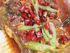招牌香辣味清江鱼-鱼颜诱纸纸上烤鱼·蛙(龙湖天街店)