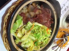 招牌腊味煲仔饭-广东煲仔饭