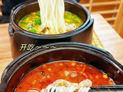 -花馬肆.云南过桥米线(汉神购物广场现场熬汤店)