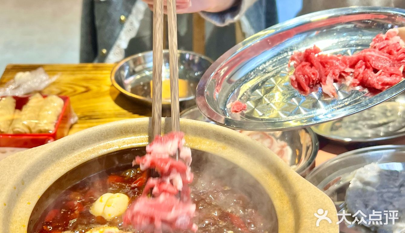 发现了最适合冬天吃的襄阳首家粥底火锅