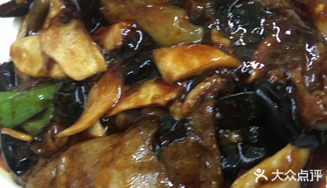 难坏，食多年了，还是这么一家破破的小店！