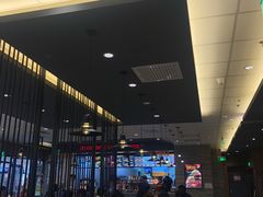 等位区-汉堡王(砂之船奥莱店)