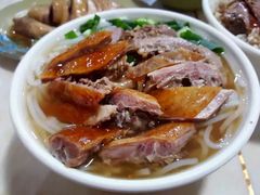 鸭脊骨-香辉食馆(新兴路店)