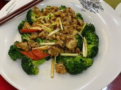 西兰花金菇焖肥牛-天鲜阁·海鲜粤菜·33年老字号(石槎白云站店)
