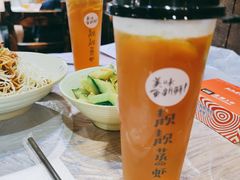 手工白桃乌龙柠檬茶-靓靓蒸虾·头牌蒸虾(雪松路总店)